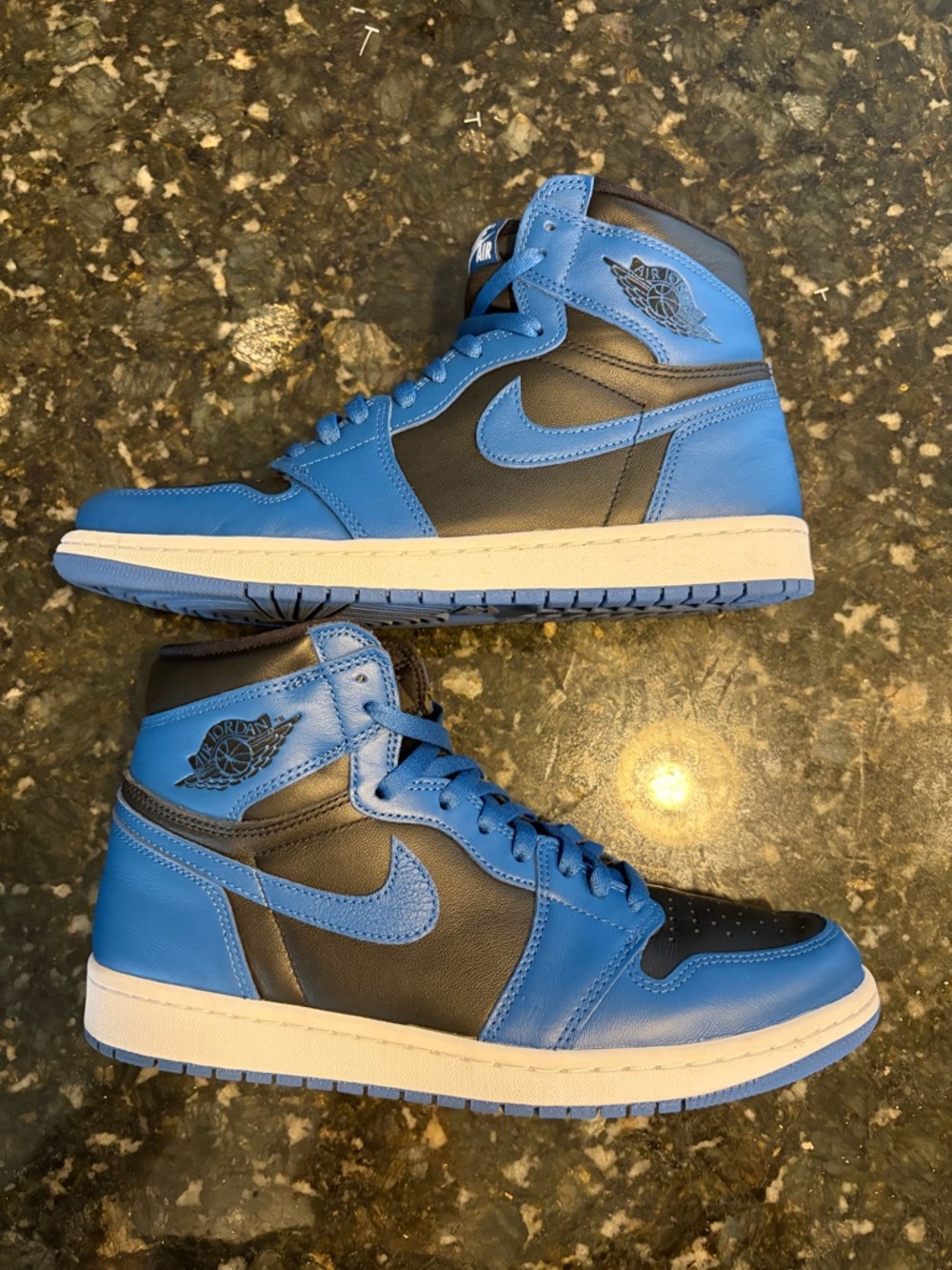 🔥Air Jordan 1 Retro High OG Dark Marina Blue Size 10.5 VNDS🔥